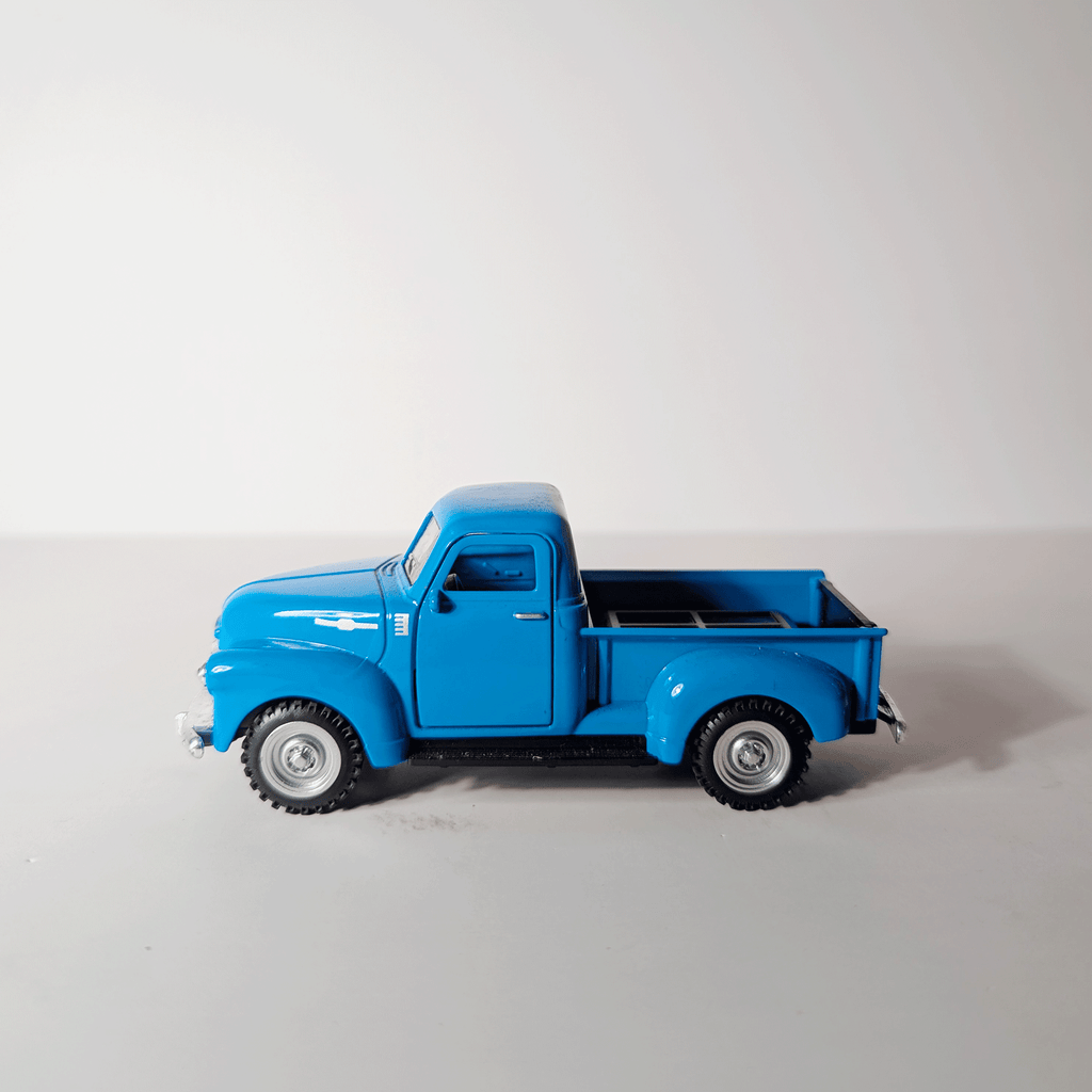 1:43Classic Retro Pickup Blue