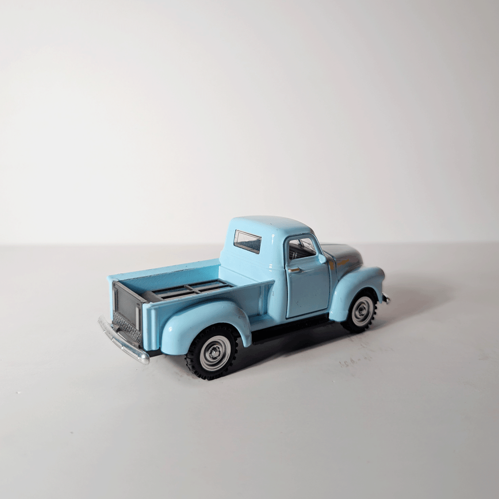 1:43 Classic Retro Pickup Sky Blue