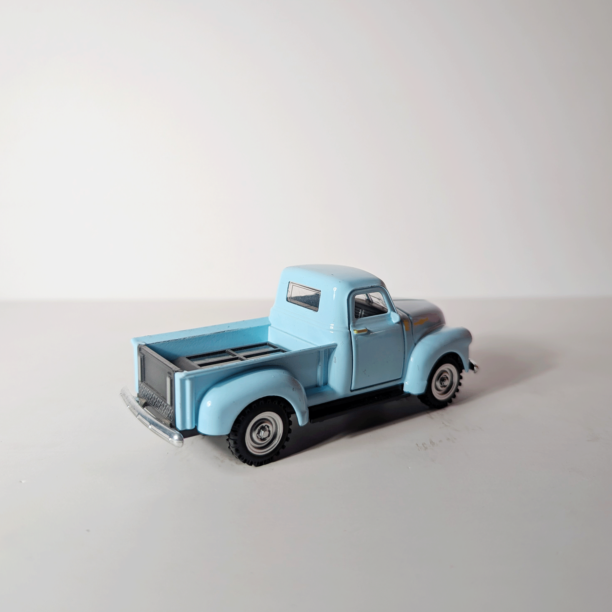 1:43 Classic Retro Pickup Sky Blue