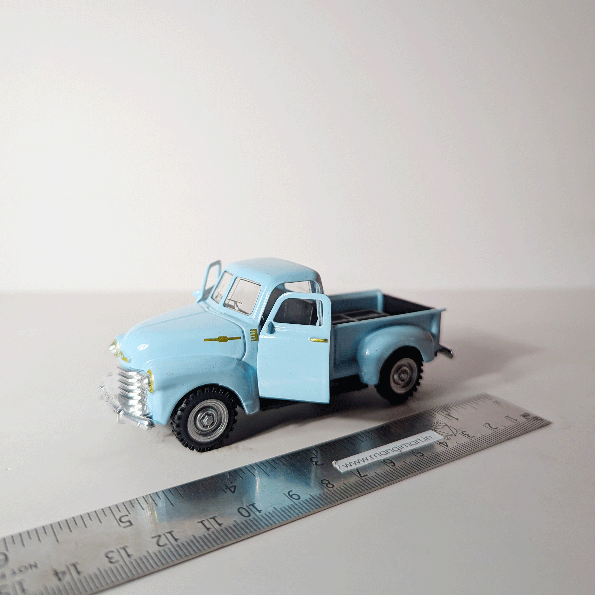1:43 Classic Retro Pickup Sky Blue