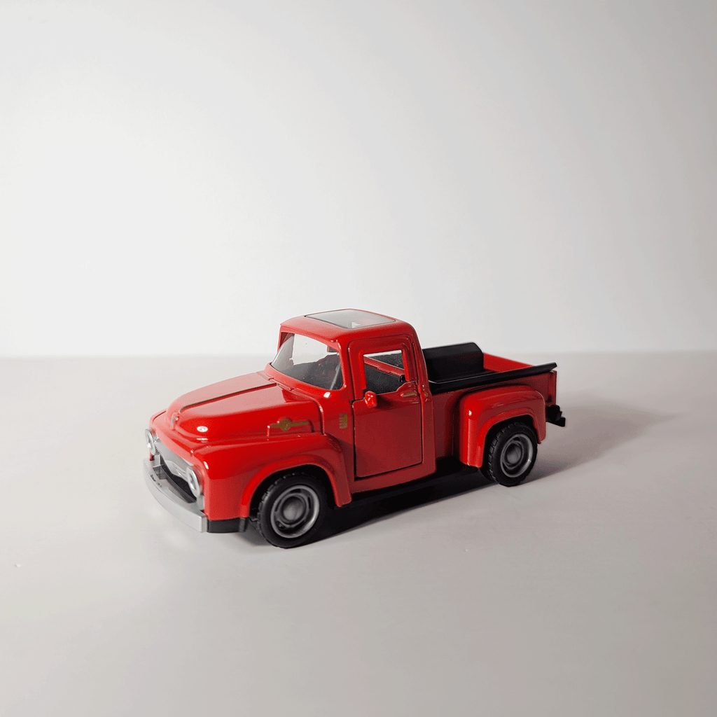 1:36 Classic Pickup Red