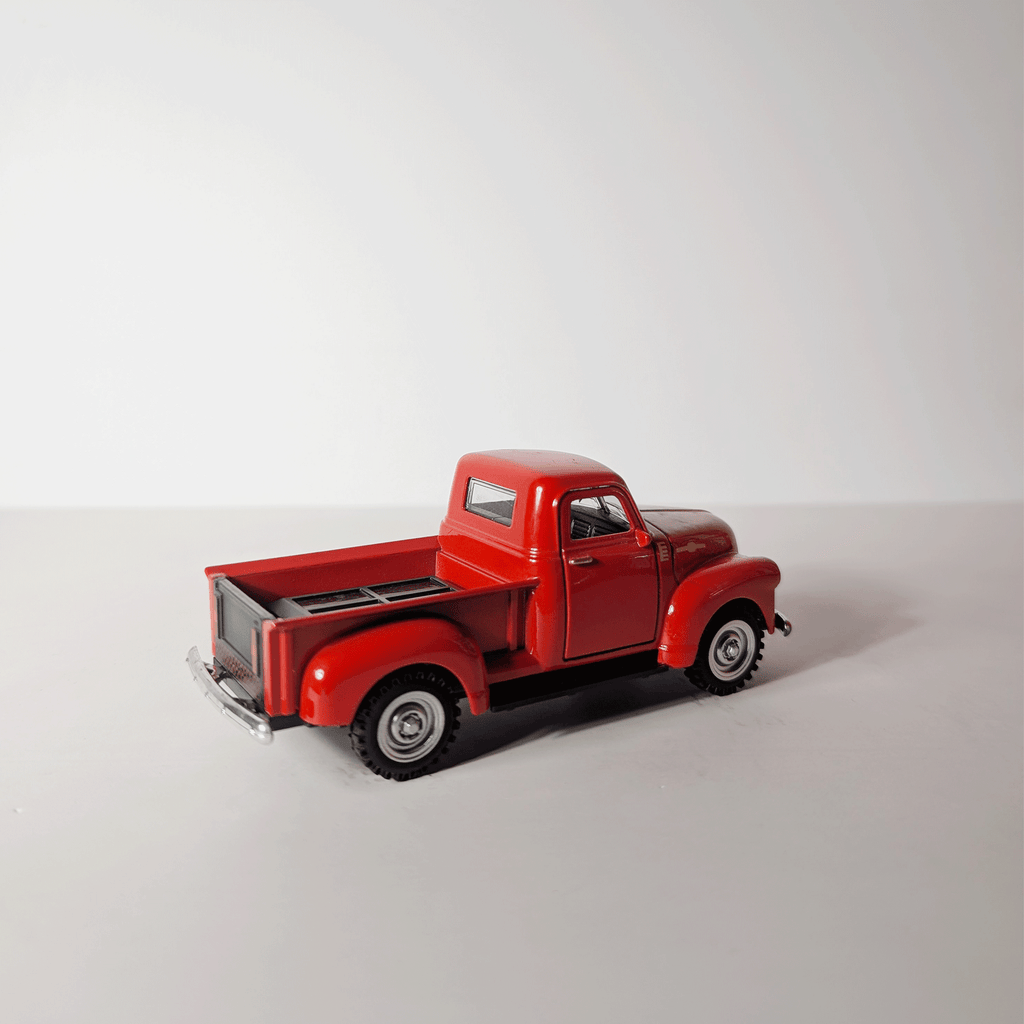 1:43 Classic Retro Pickup Red