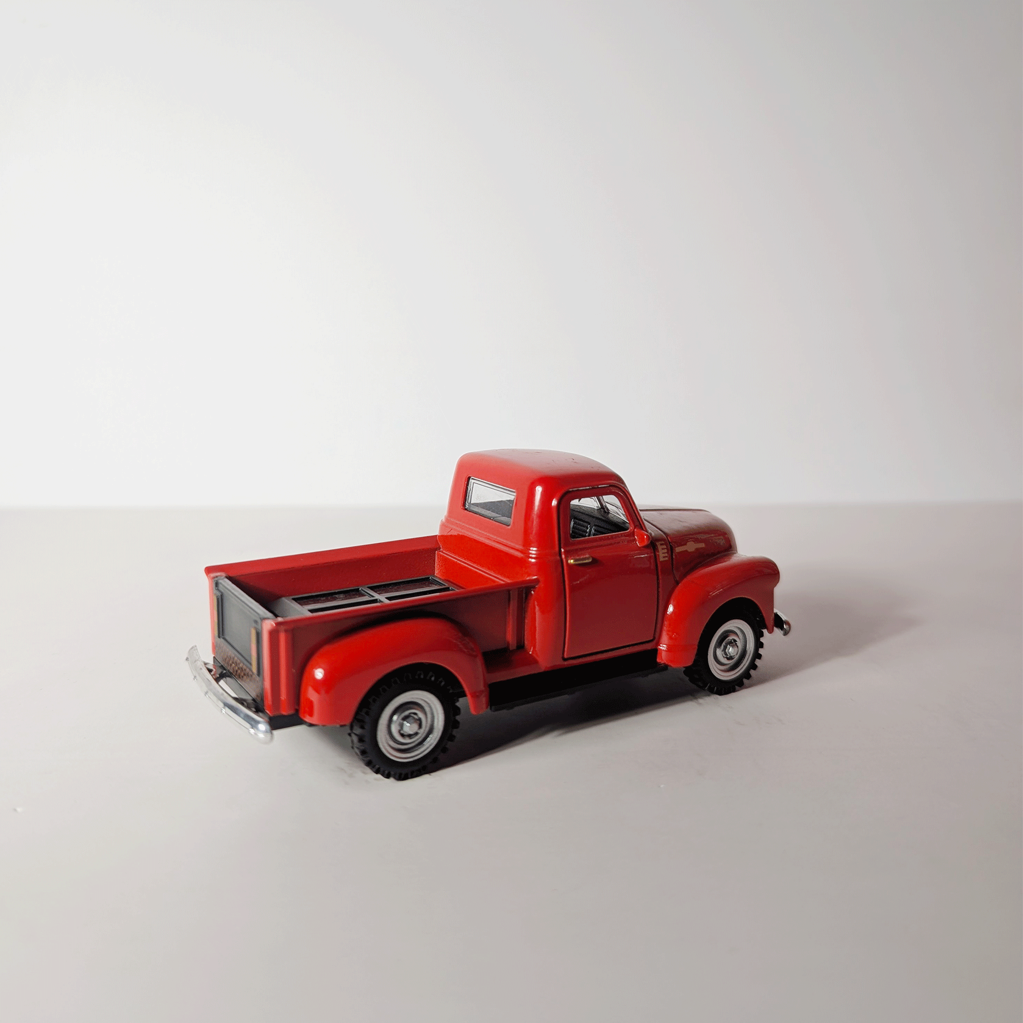 1:43 Classic Retro Pickup Red