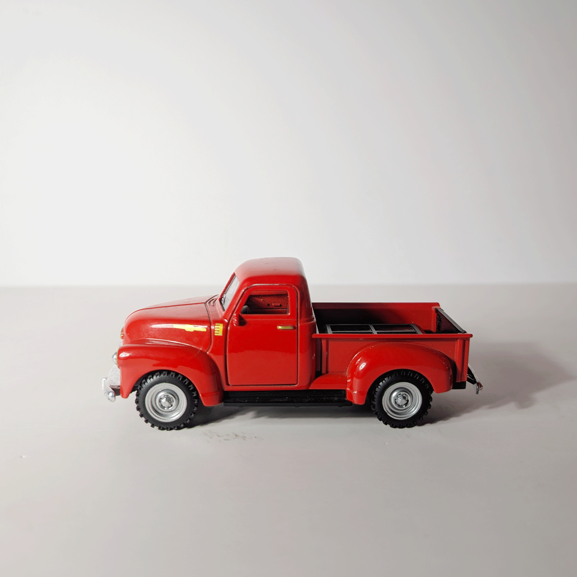 1:43 Classic Retro Pickup Red