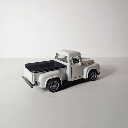 1:36 Classic Pickup White