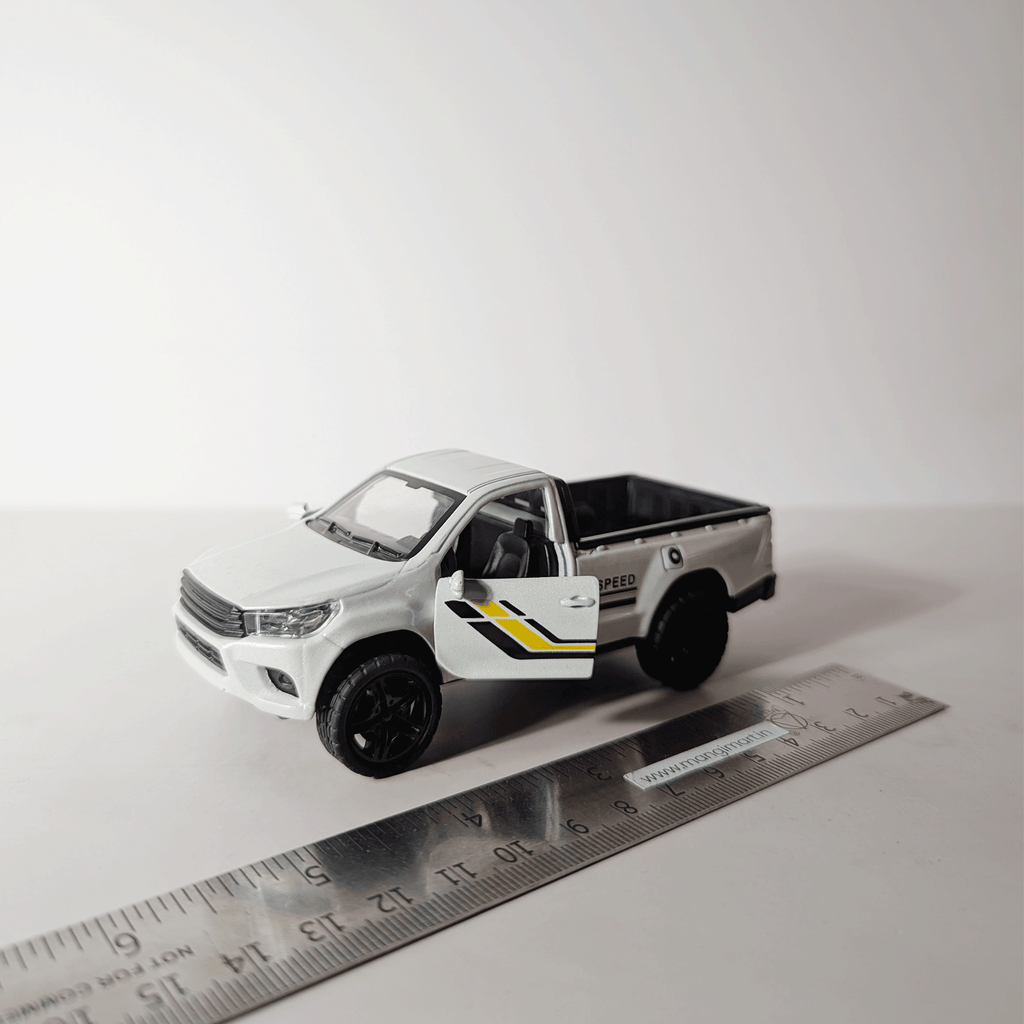 1:36 Hilux Old Model White