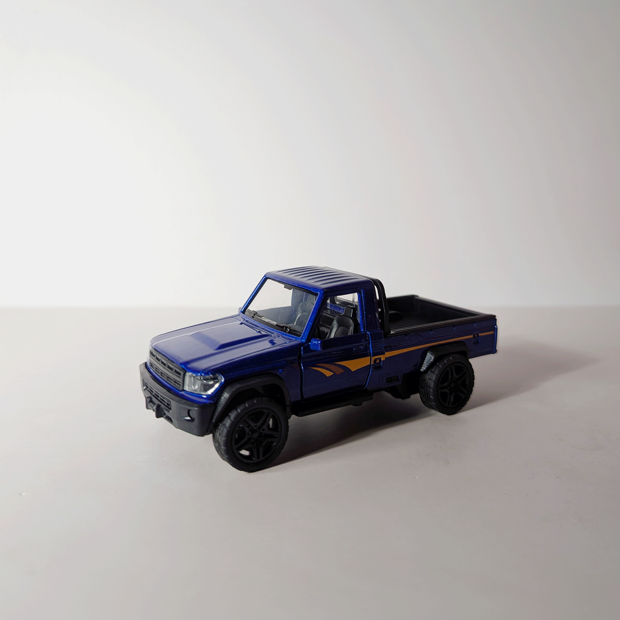 1:36 Hilux Old Model Blue