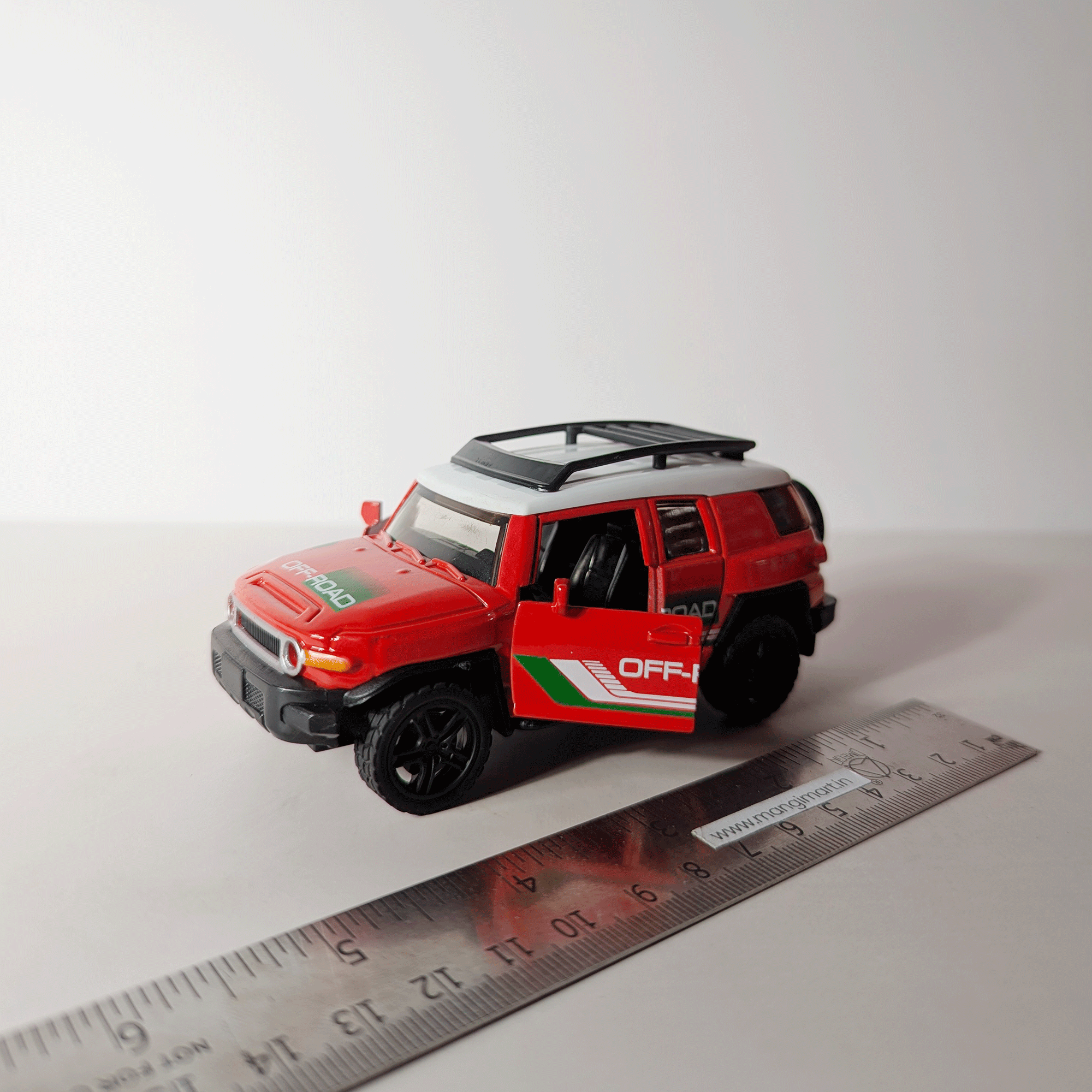 1:36 FJ Cruser Red with Graphics