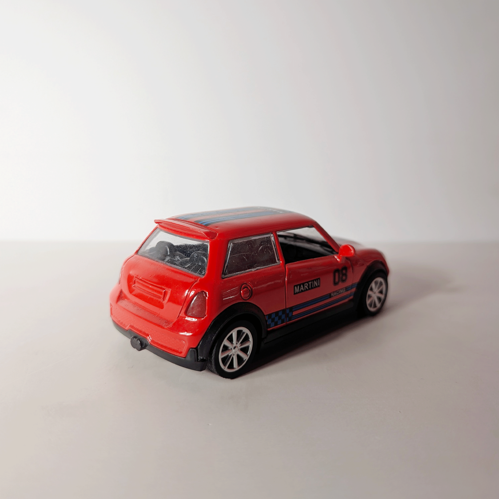 1:36 Mini Martiny Red