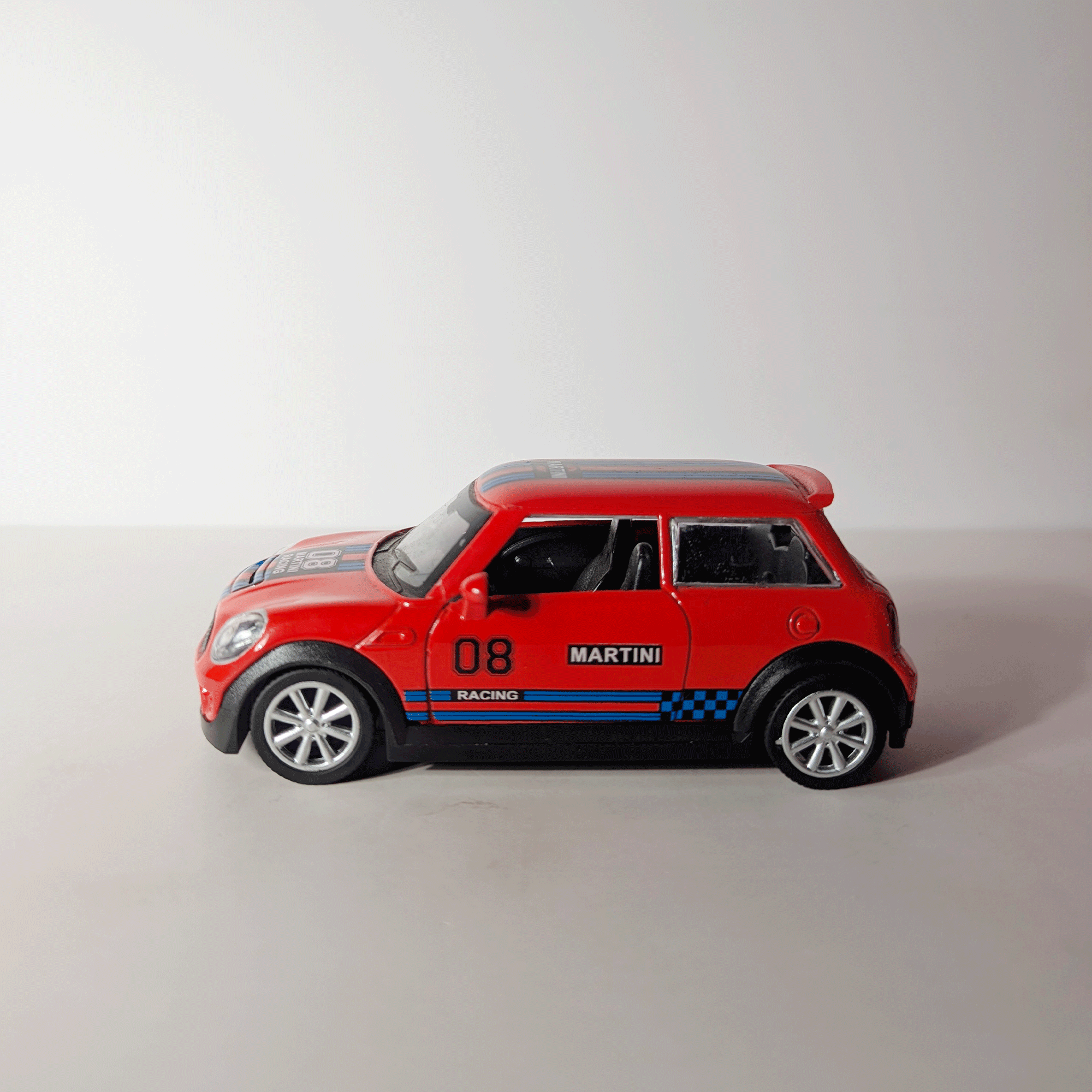 1:36 Mini Martiny Red