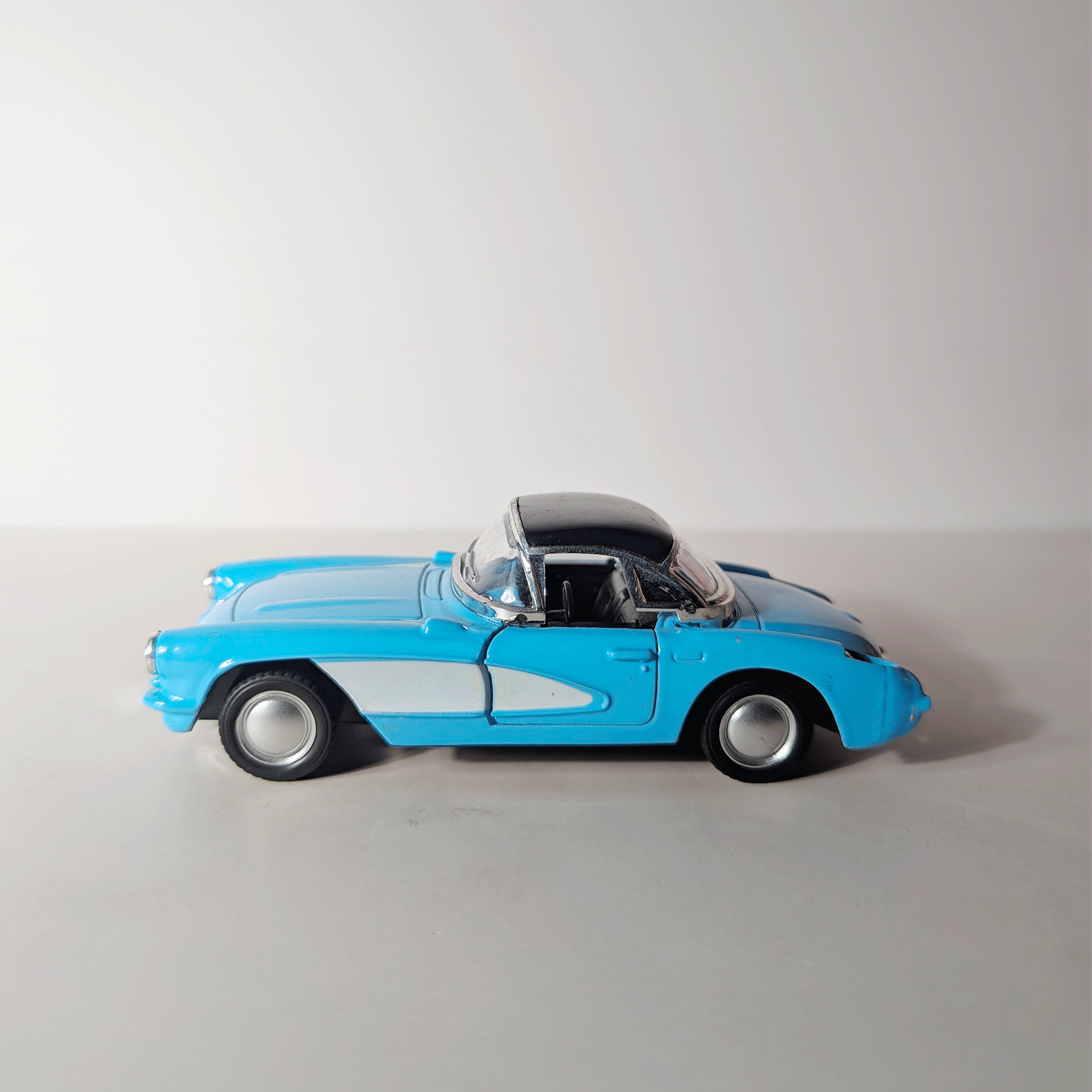 1:36 Corvet Blue