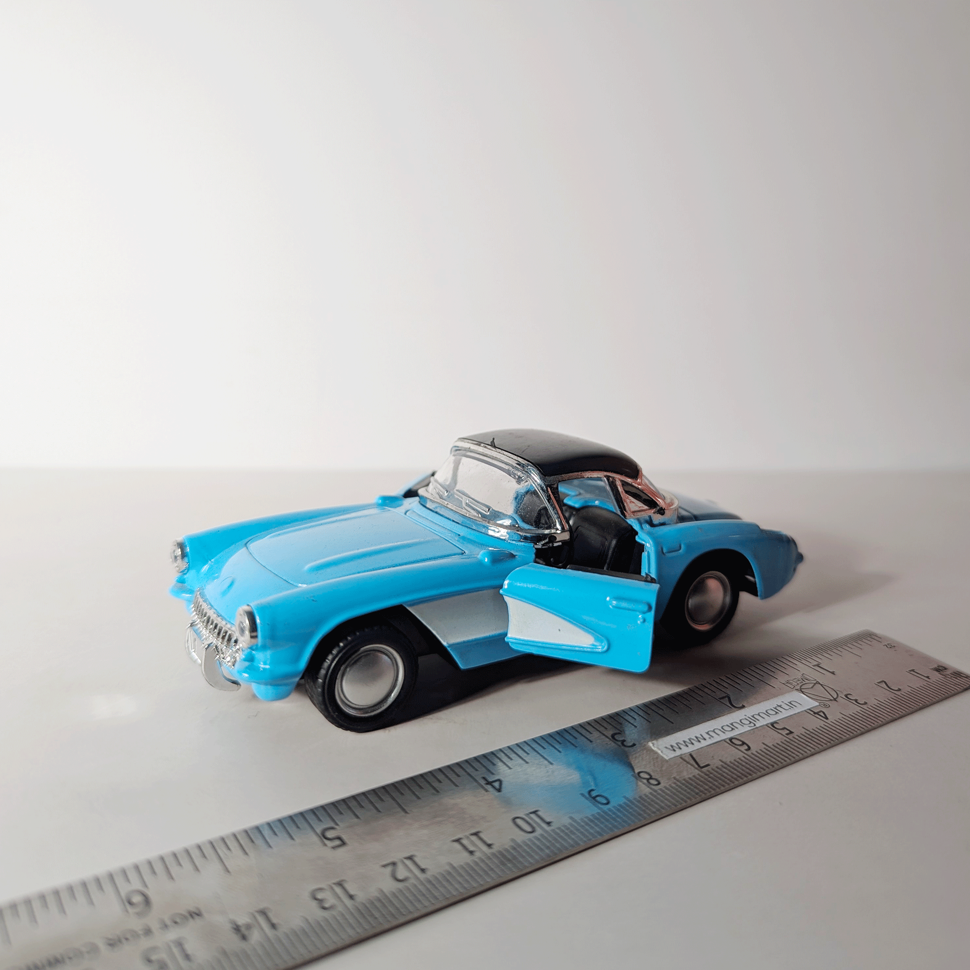 1:36 Corvet Blue