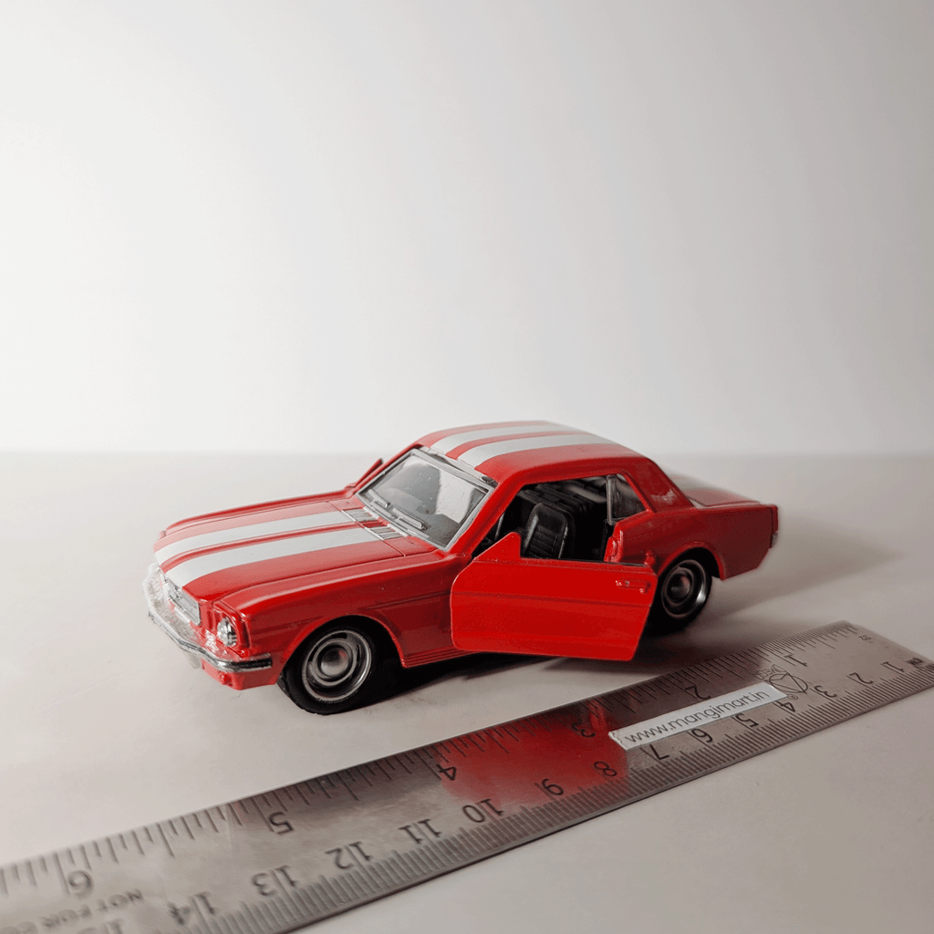 1:36 Retro Mustng Red