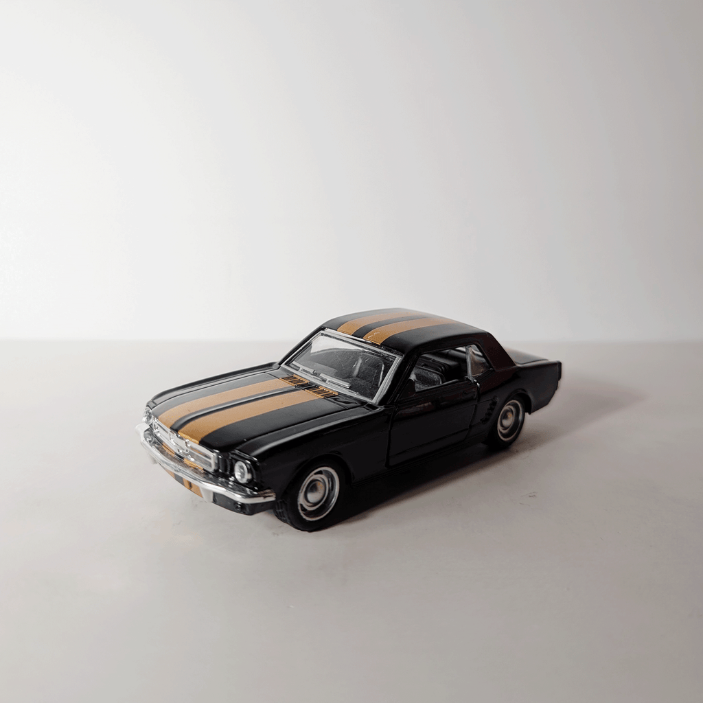 1:36 Retro Mustng Black