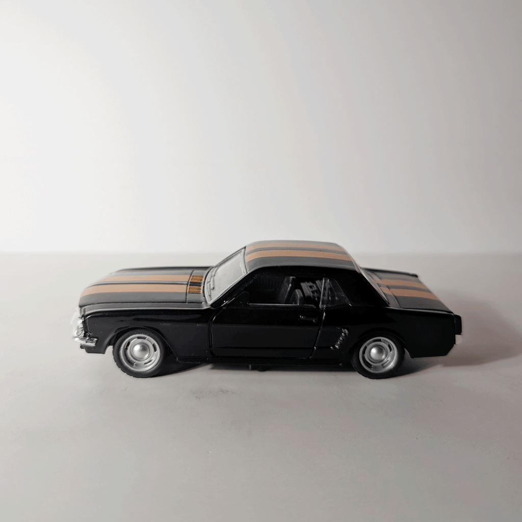 1:36 Retro Mustng Black
