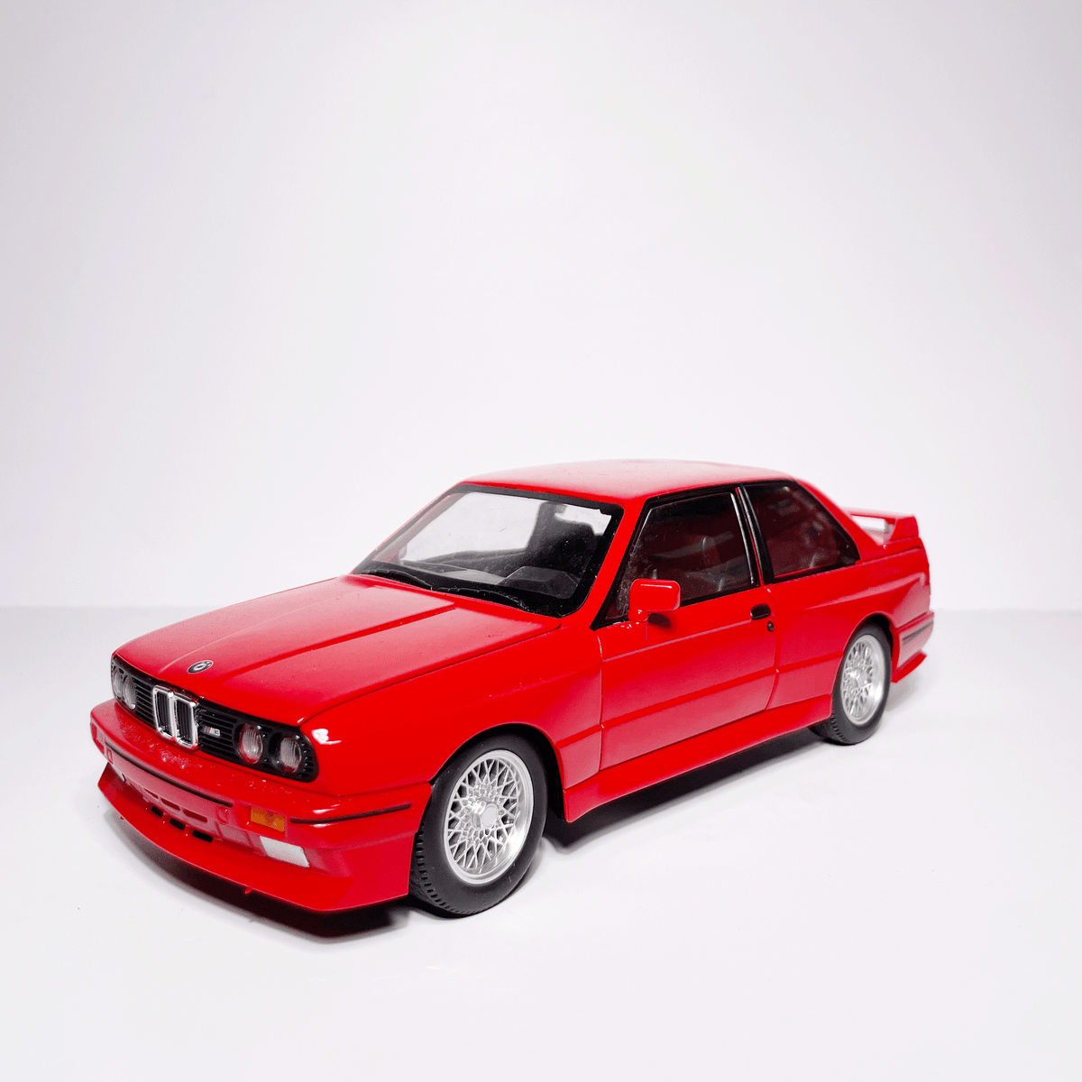 1:24 BMW M3 E30 Red