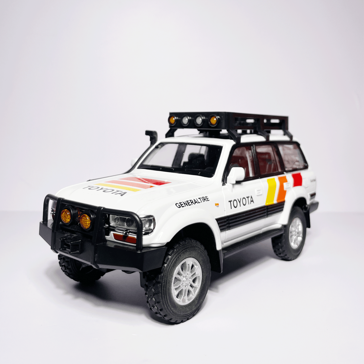 1:24 Toyota Land Cruiser White