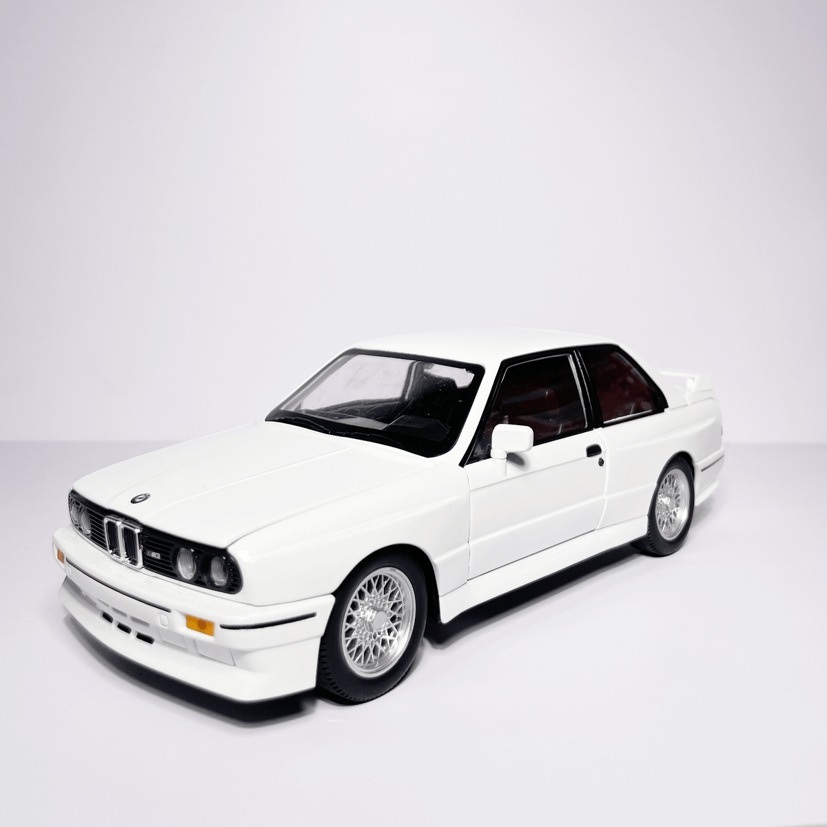 1:24 BMW M3 E30 White