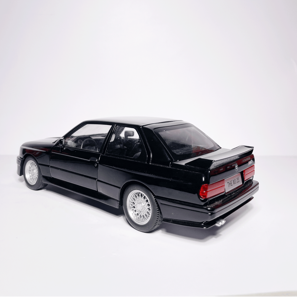 1:24 BMW M3 E30 Black