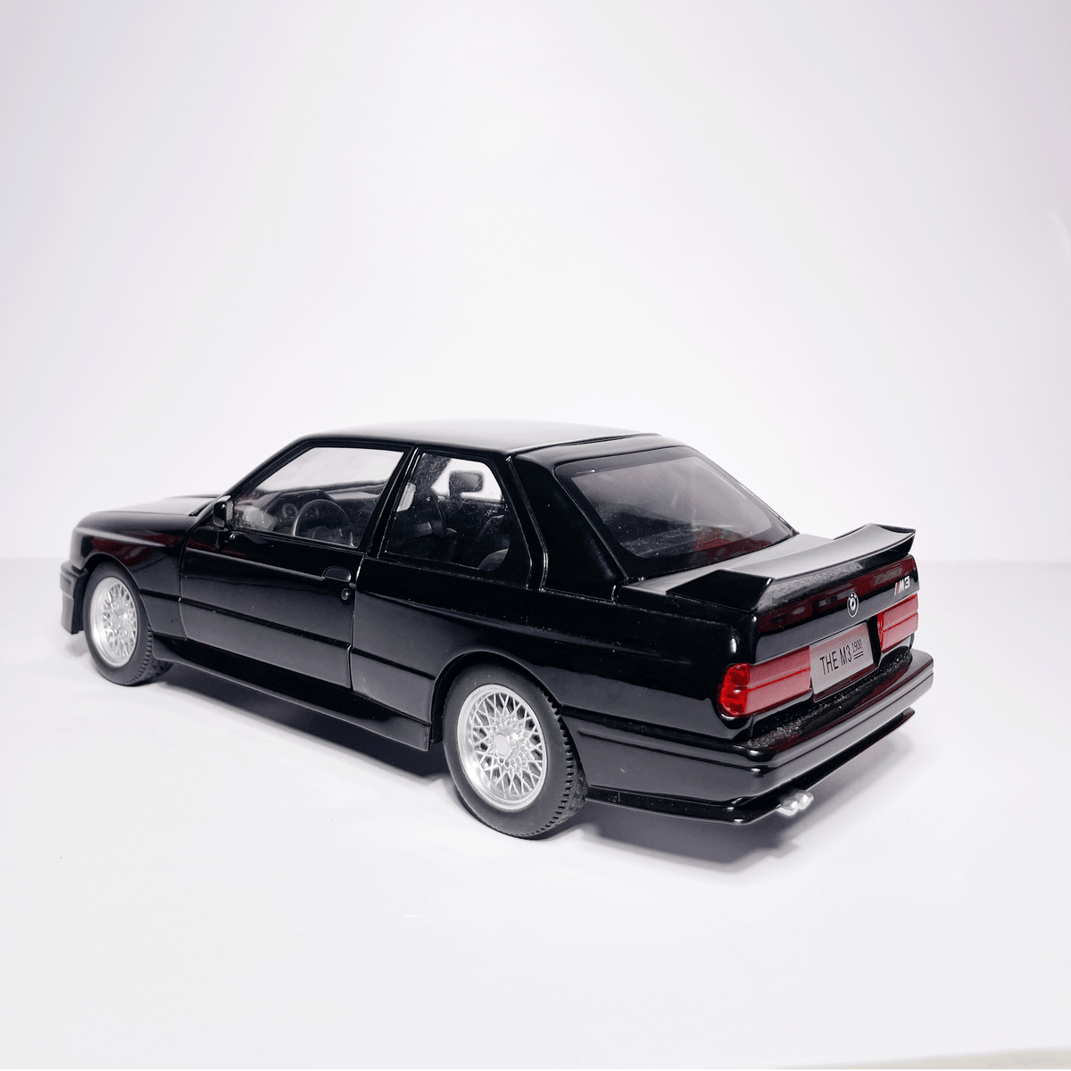 1:24 BMW M3 E30 Black