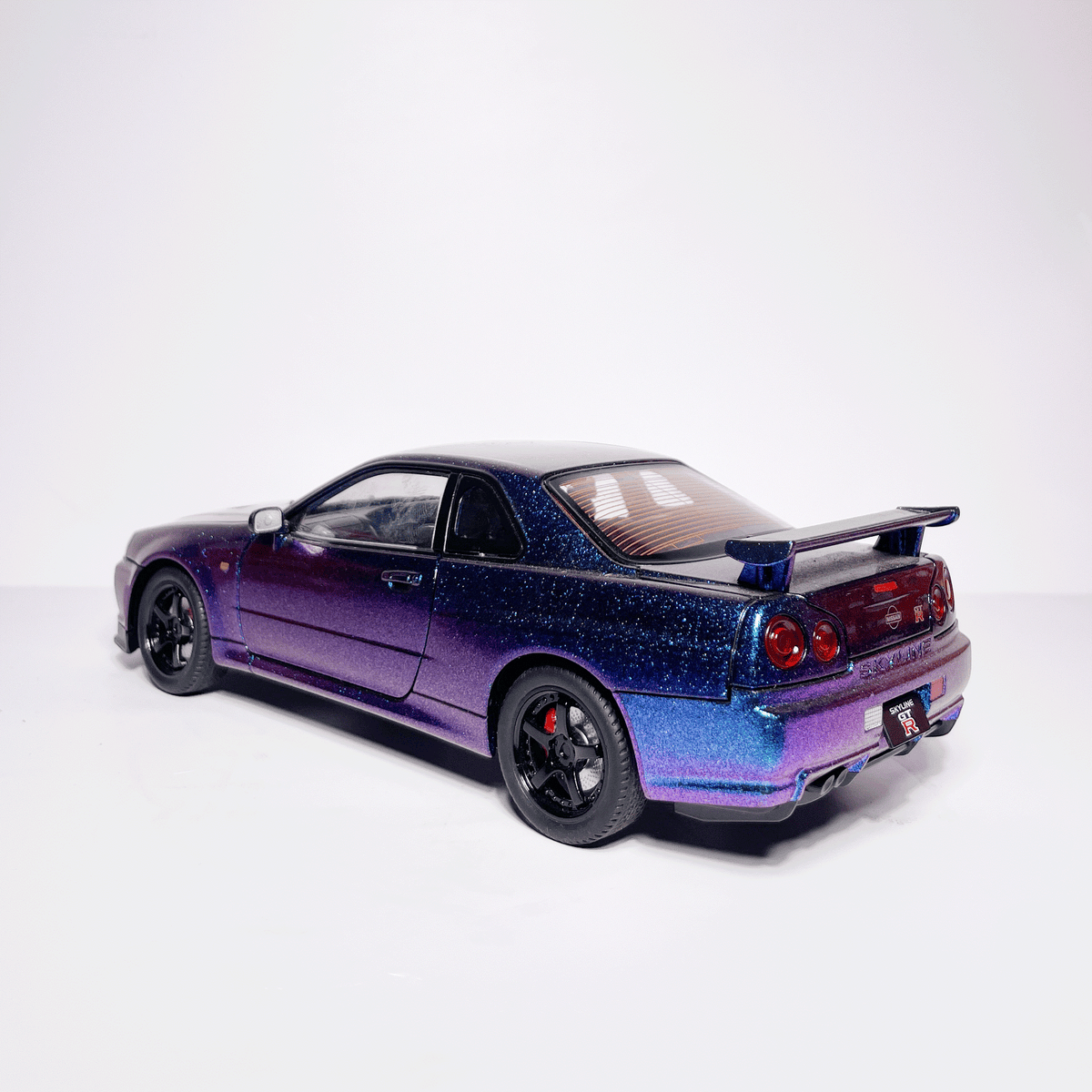 1:24 Nissan GTR R34 Skyline color-shift