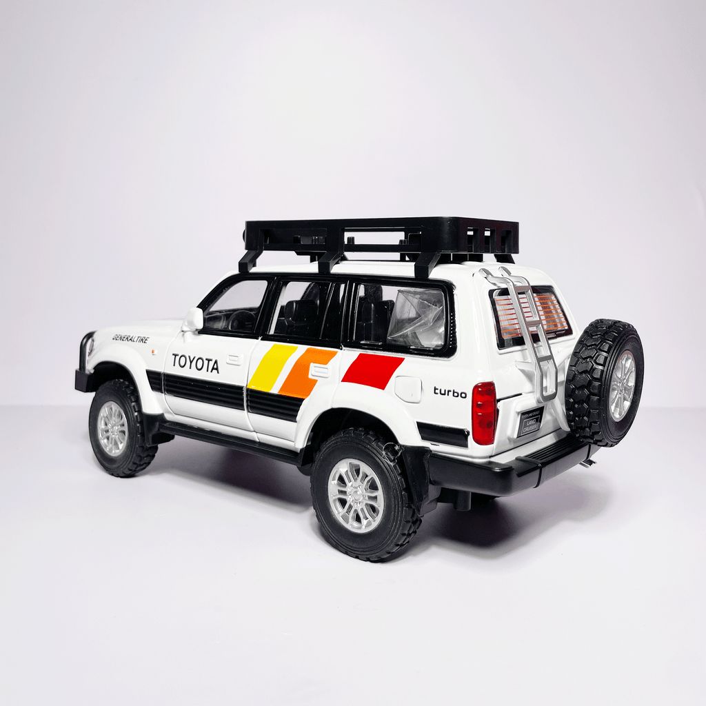 1:24 Toyota Land Cruiser White