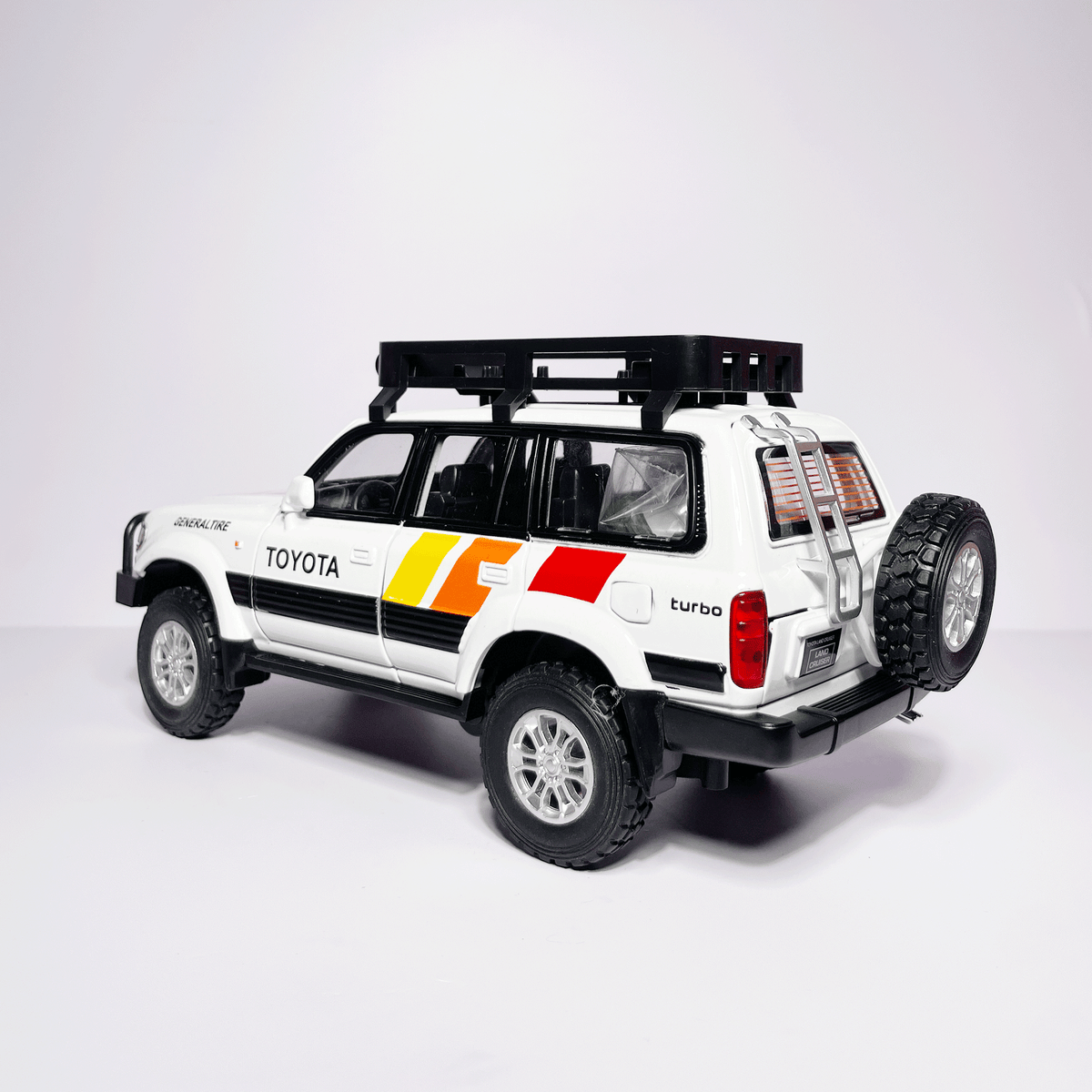 1:24 Toyota Land Cruiser White