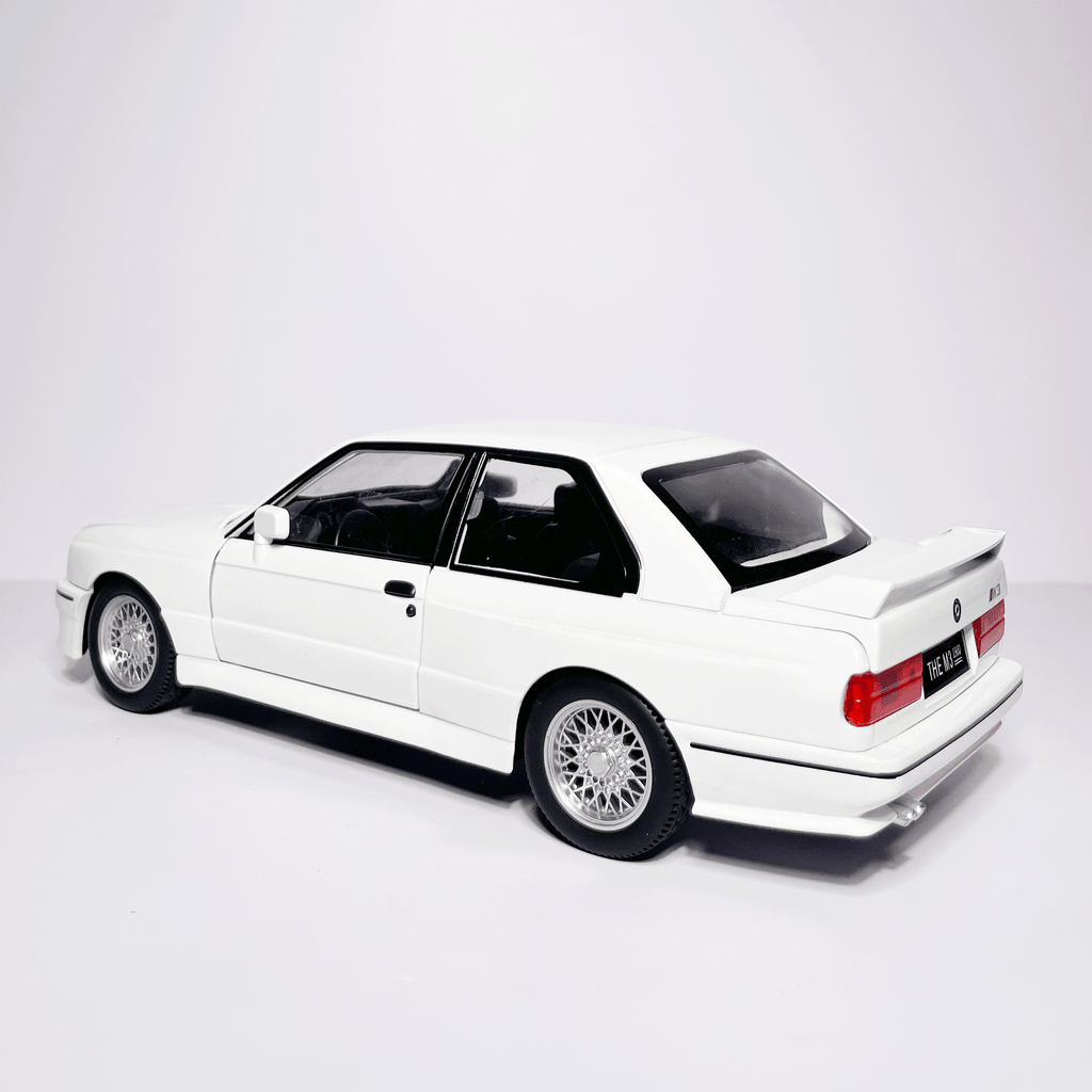 1:24 BMW M3 E30 White