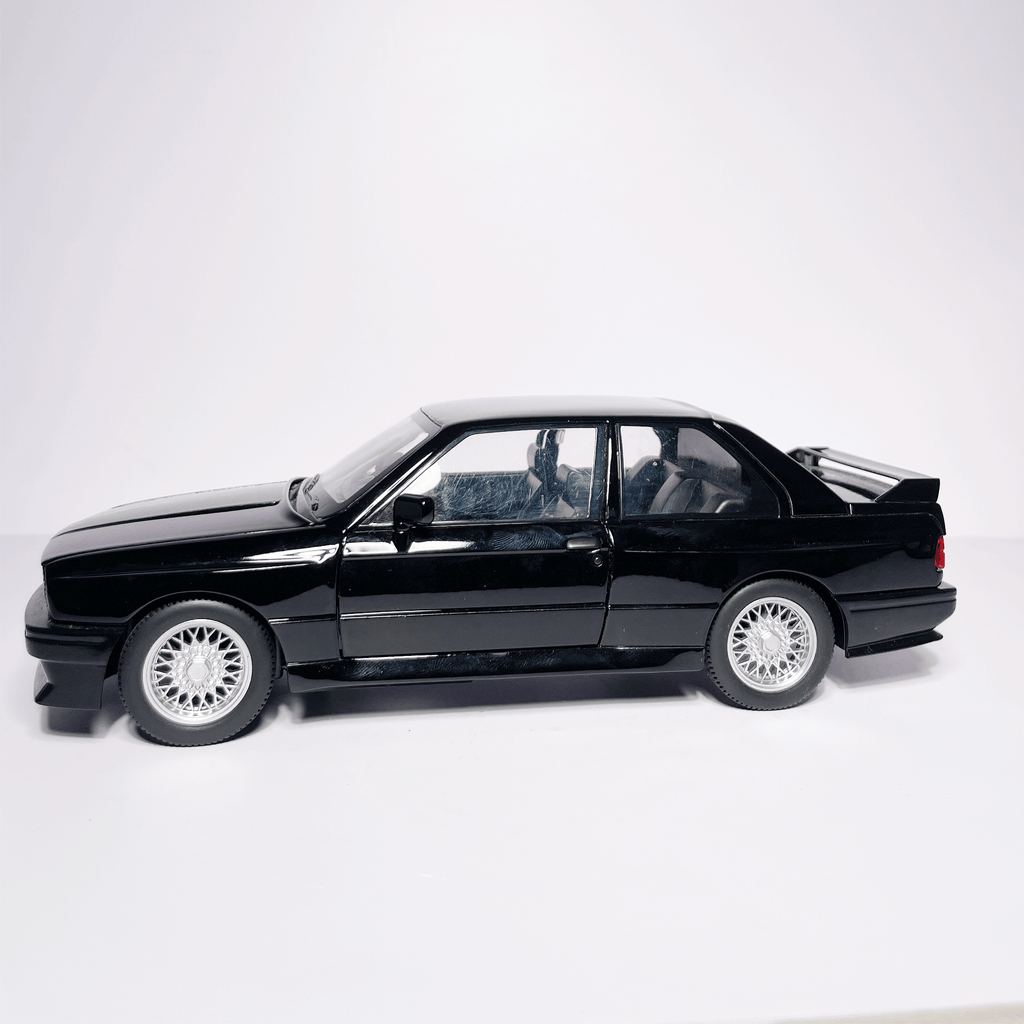 1:24 BMW M3 E30 Black