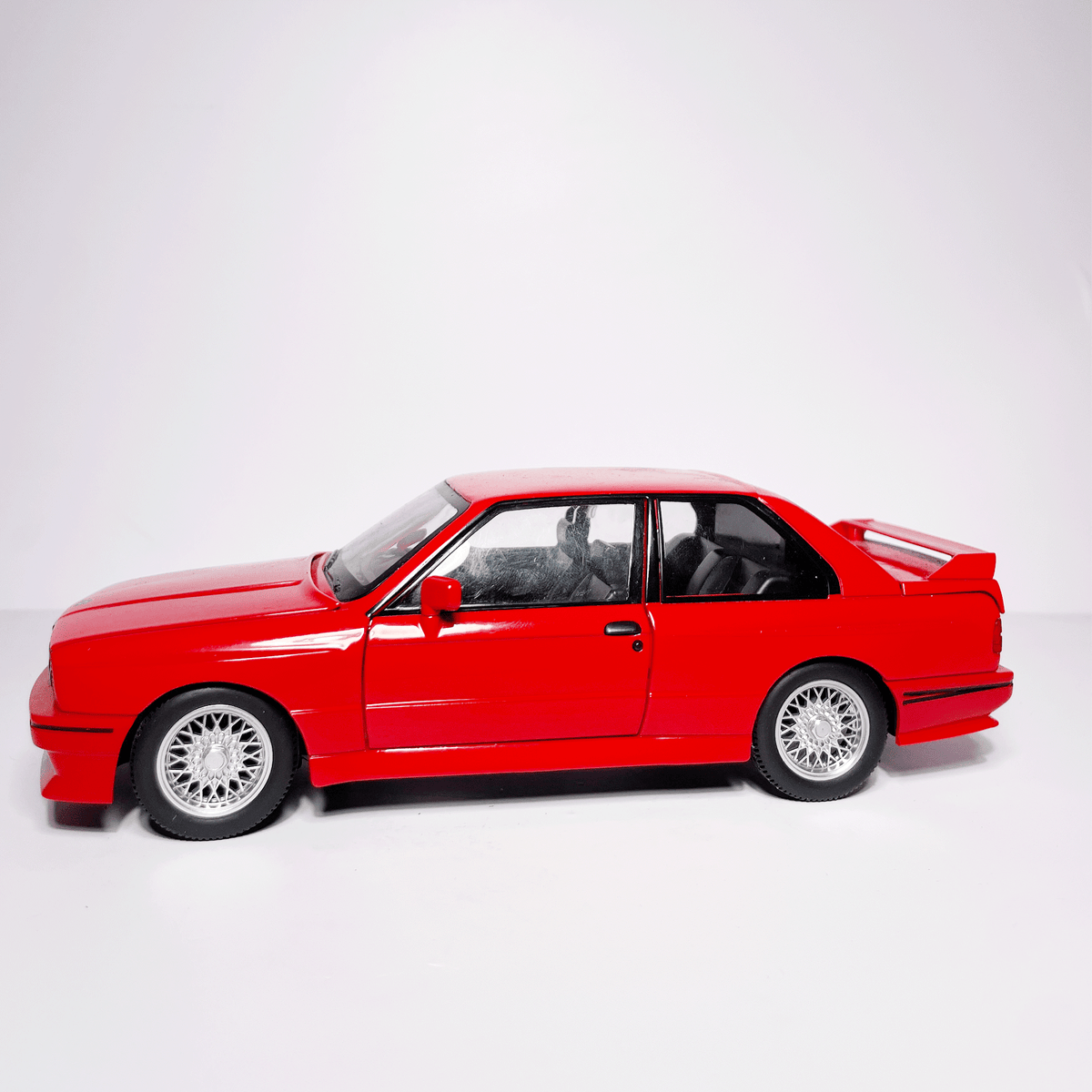 1:24 BMW M3 E30 Red