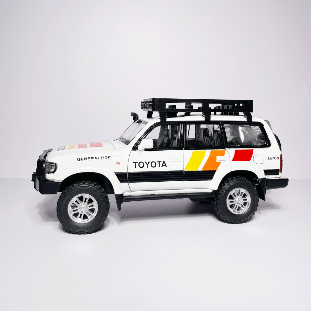 1:24 Toyota Land Cruiser White