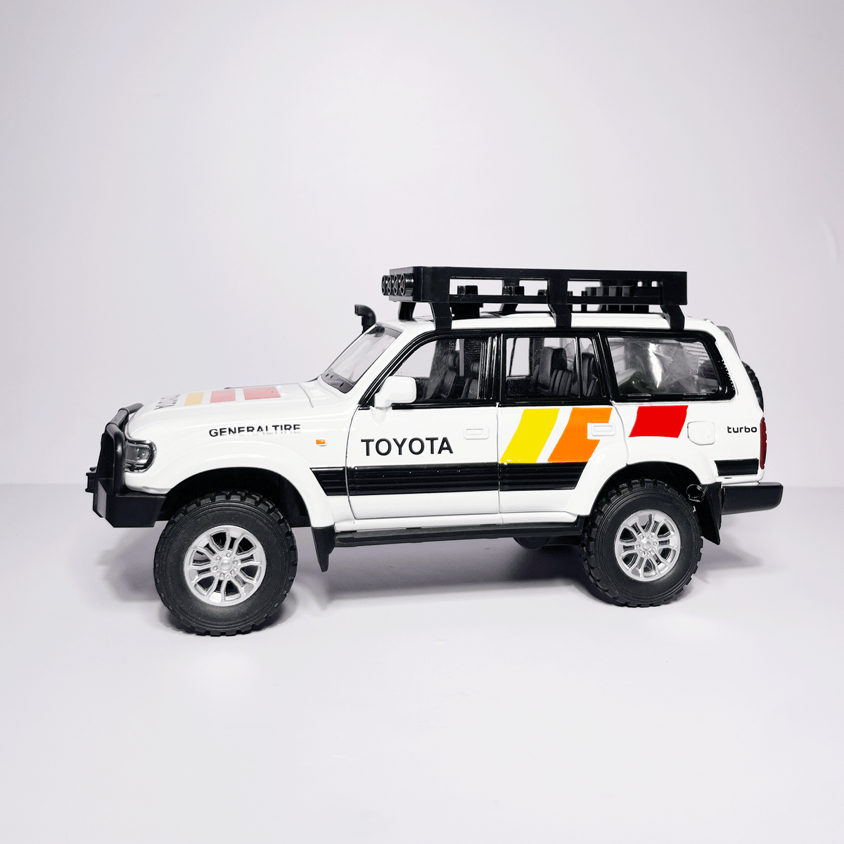 1:24 Toyota Land Cruiser White