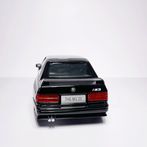 1:24 BMW M3 E30 Black