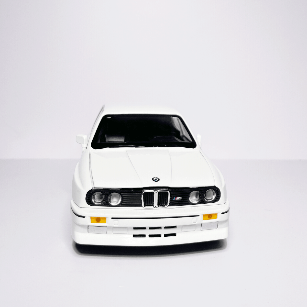1:24 BMW M3 E30 White