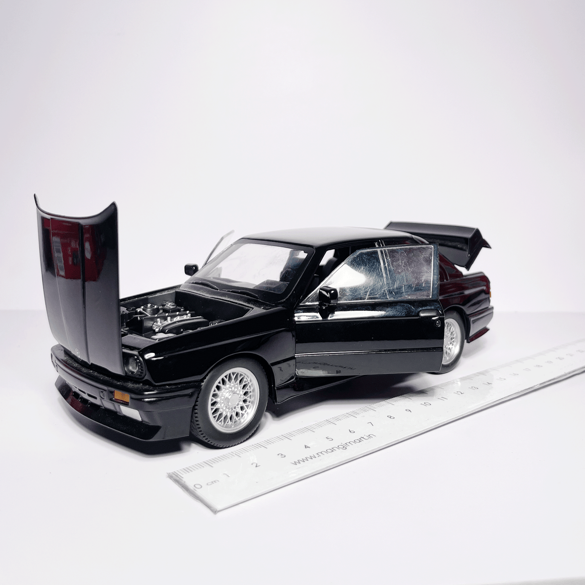 1:24 BMW M3 E30 Black