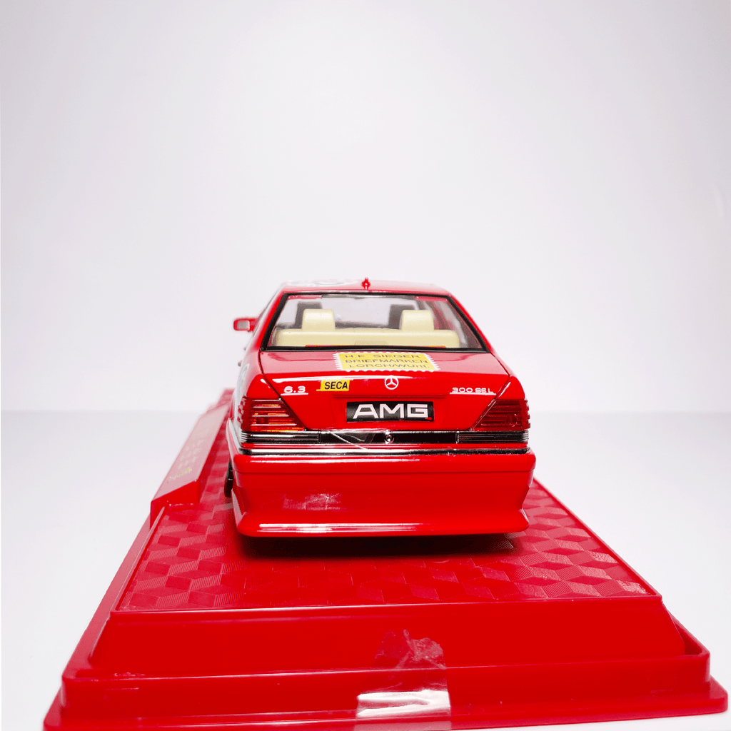 1:24 AMG Red Acrylic Box