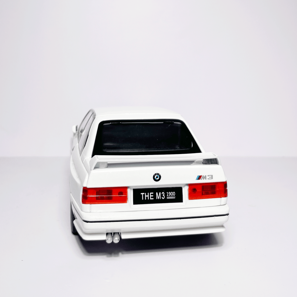 1:24 BMW M3 E30 White