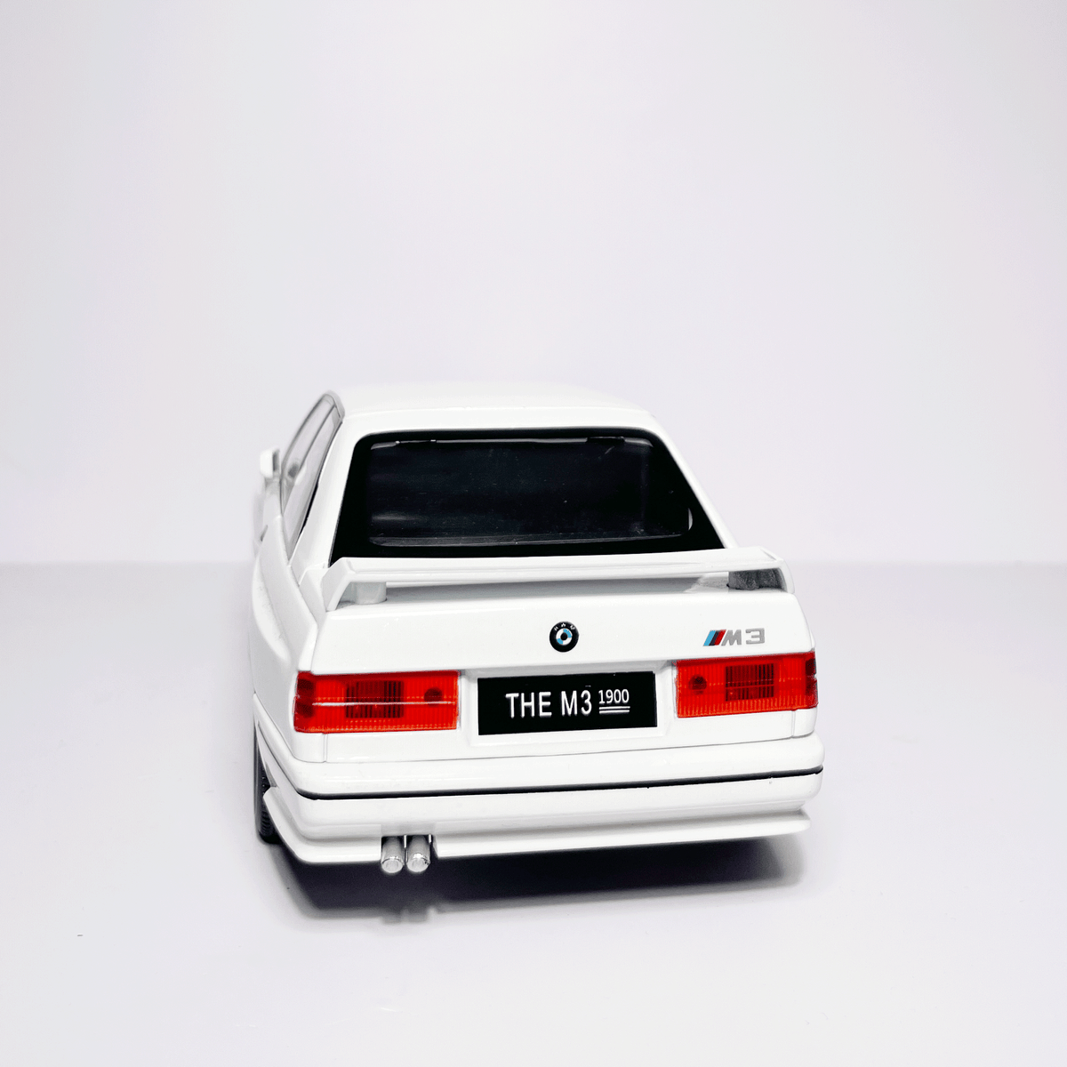 1:24 BMW M3 E30 White