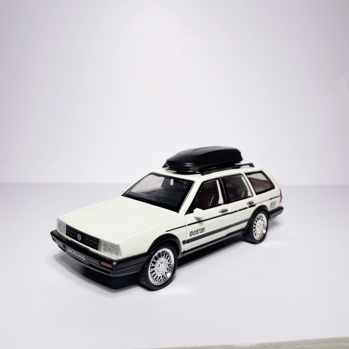 1:32 VW Santana Off white