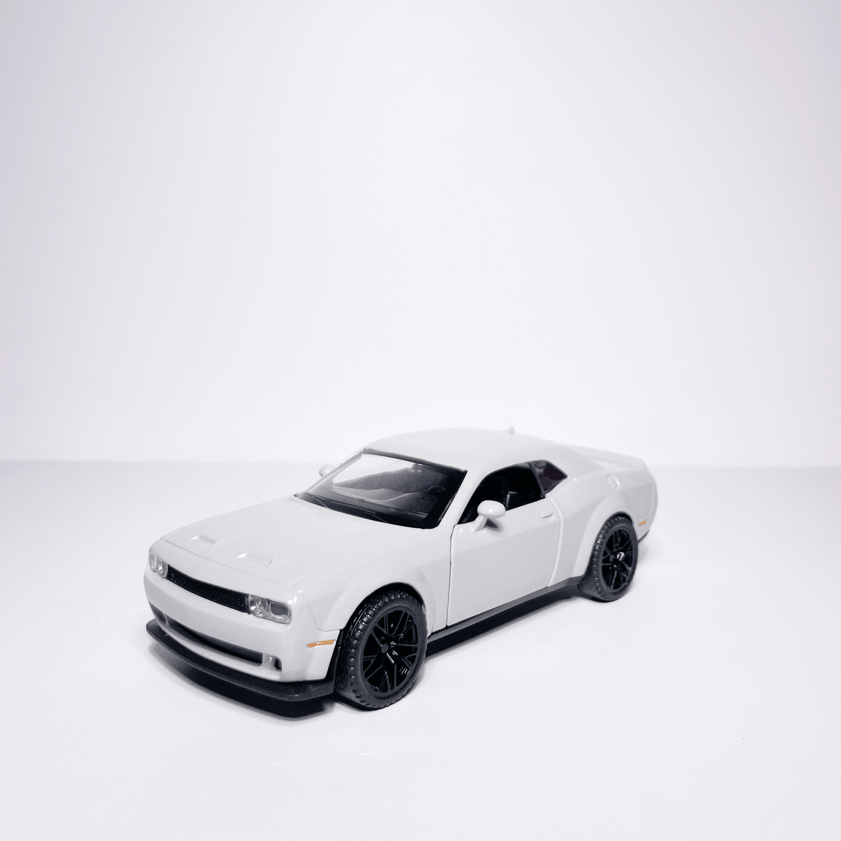 1:32 Dodge Grey