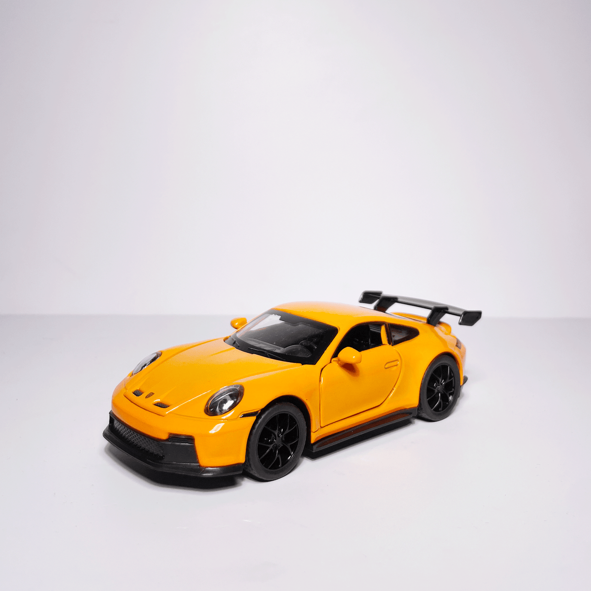 1:32 Porche Orange