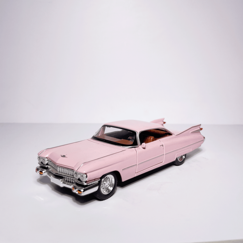 1:32 Vintage Cadilac Pink