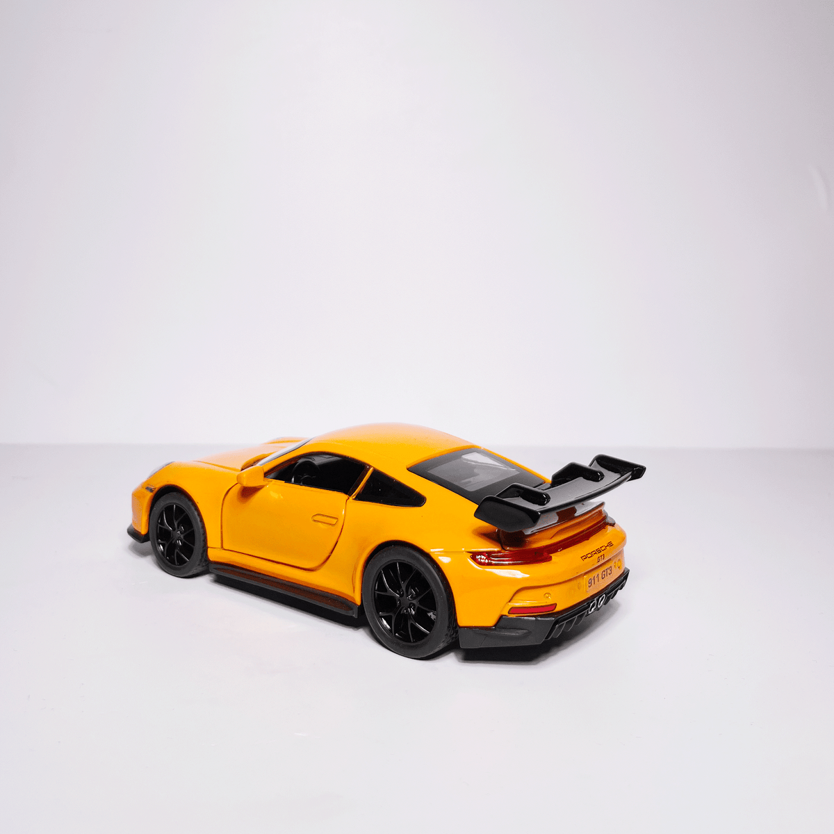 1:32 Porche Orange