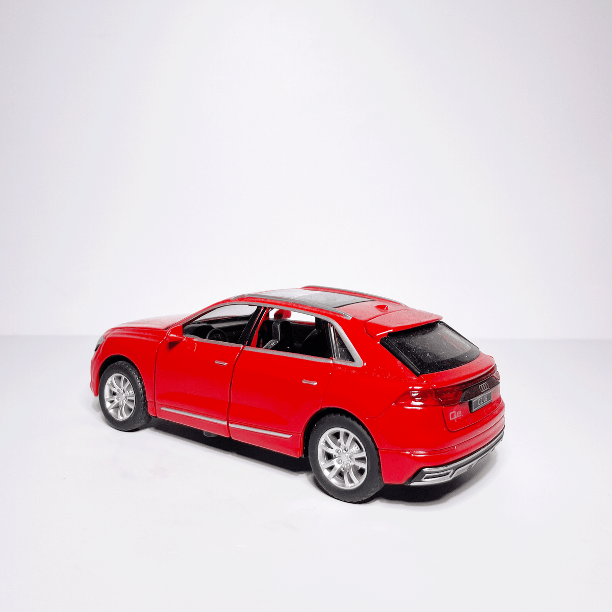 1:32 SUV Red