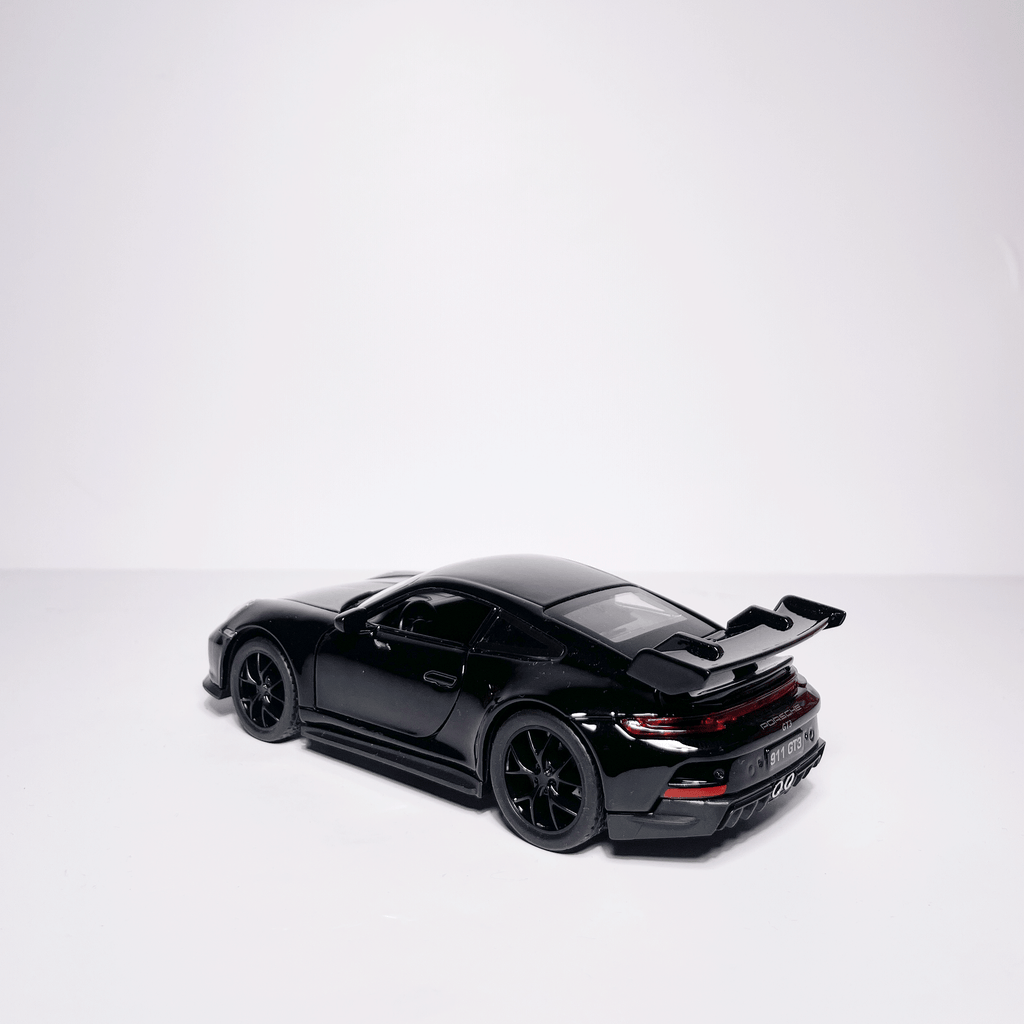 1:32 Porche Black