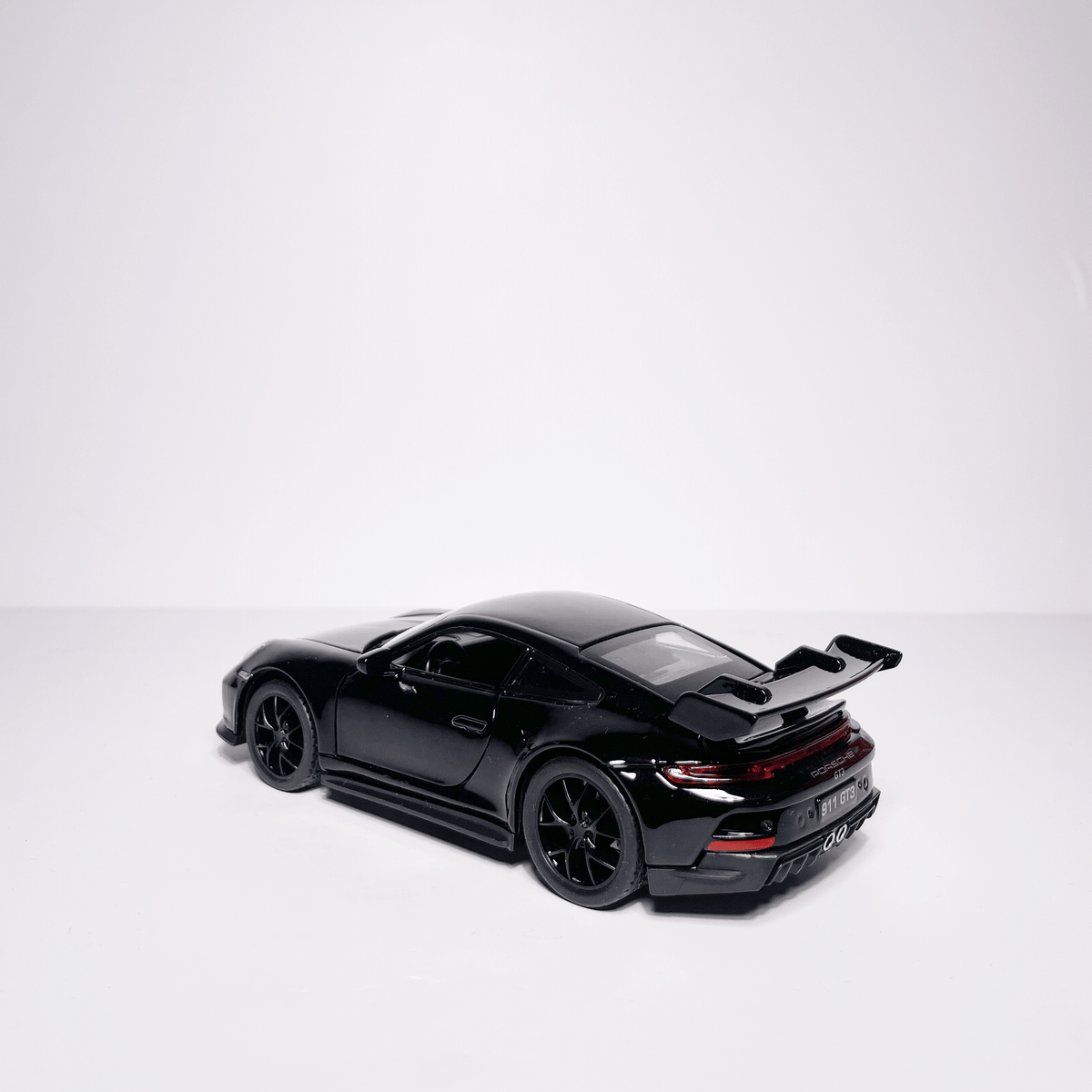 1:32 Porche Black
