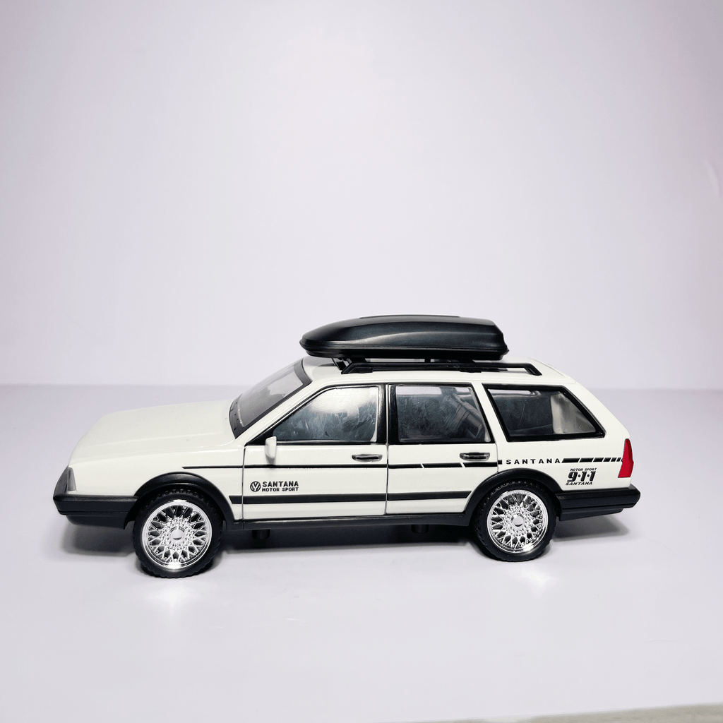 1:32 VW Santana Off white