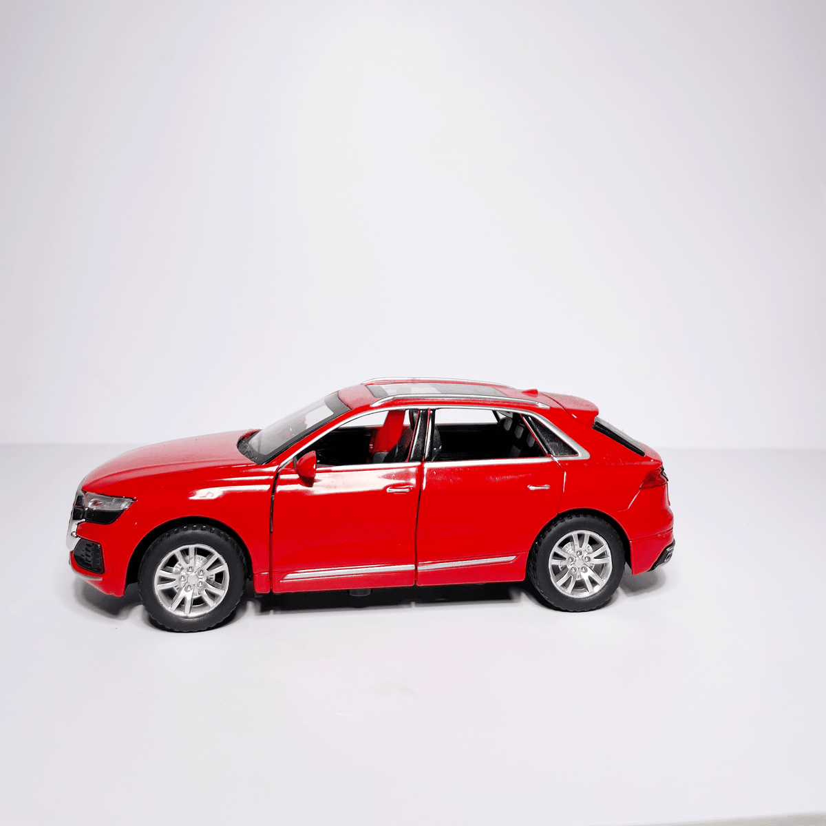 1:32 SUV Red