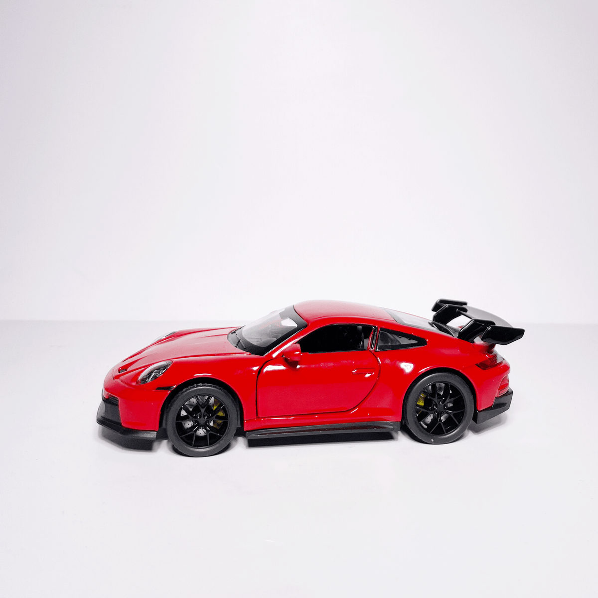 1:32 Porche Red