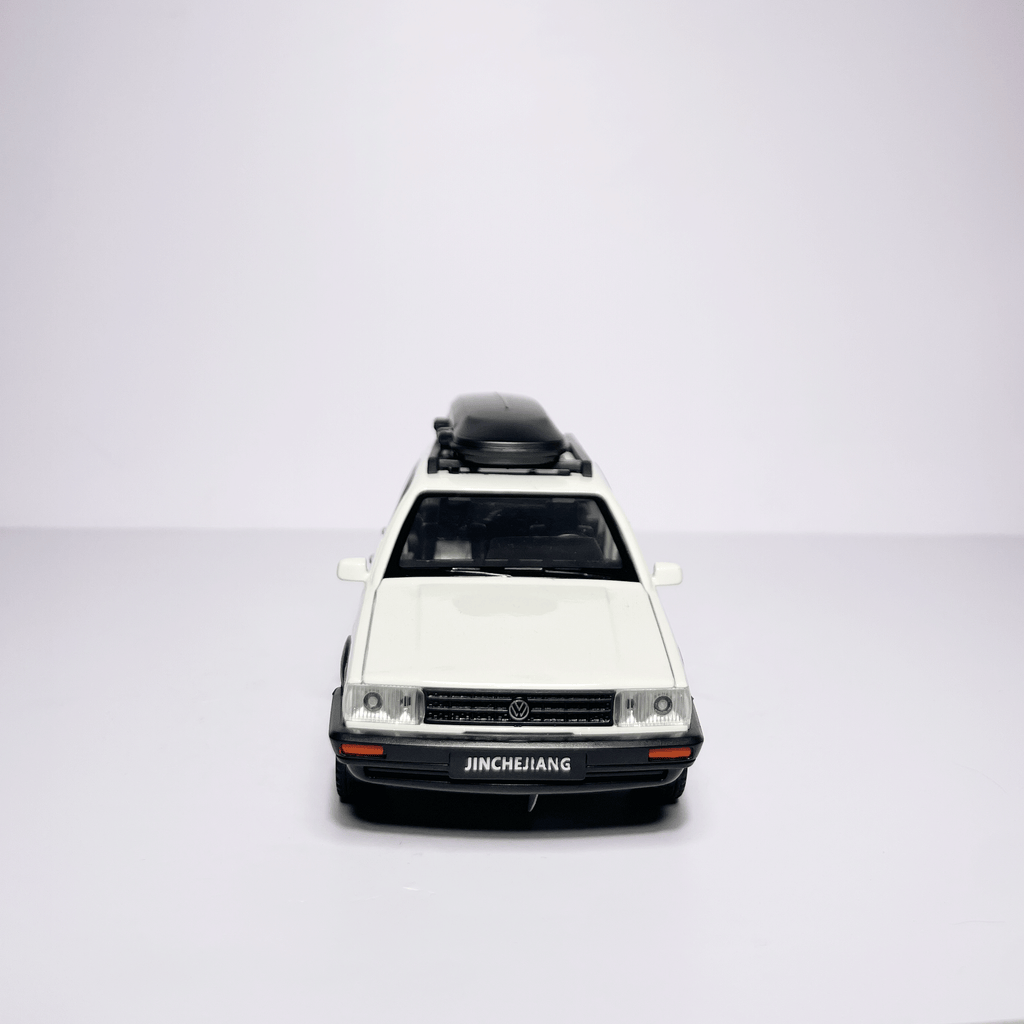 1:32 VW Santana Off white